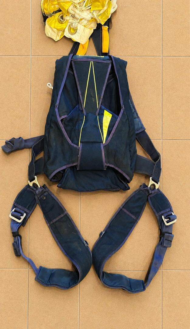 used Mirage G3 (Size M6) skydiving container